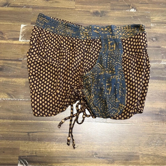 Free People Mixed Print Drawstring Ruched Relaxed Shorts - Picture 6 of 6